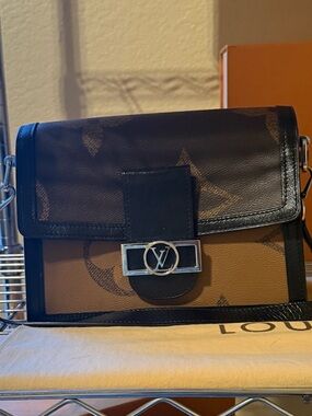 Amazing Louis Vuitton Dauphine Shoulder Bag Reverse Monogram Giant MM